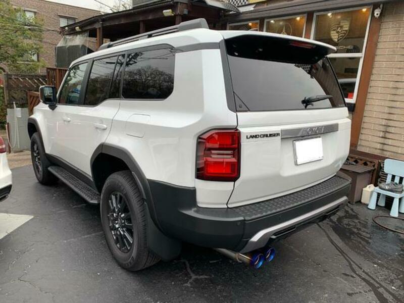 LAND CRUISER 250