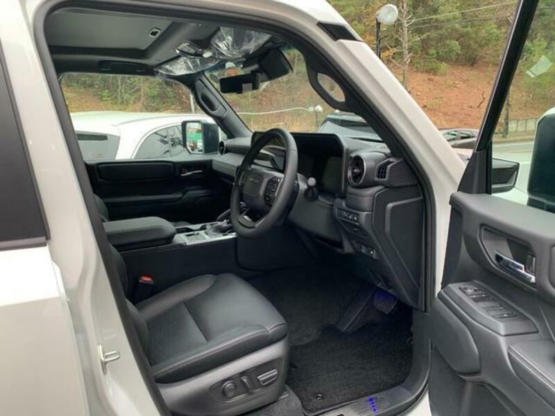 LAND CRUISER 250