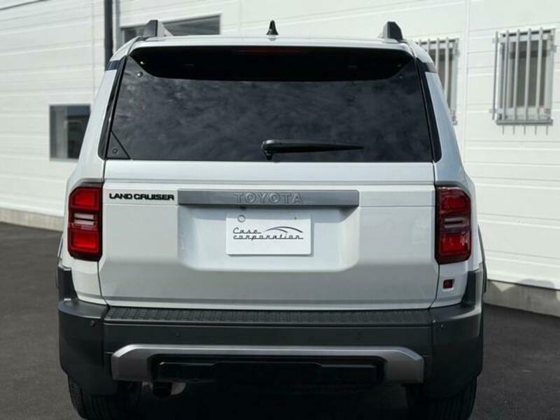 LAND CRUISER 250