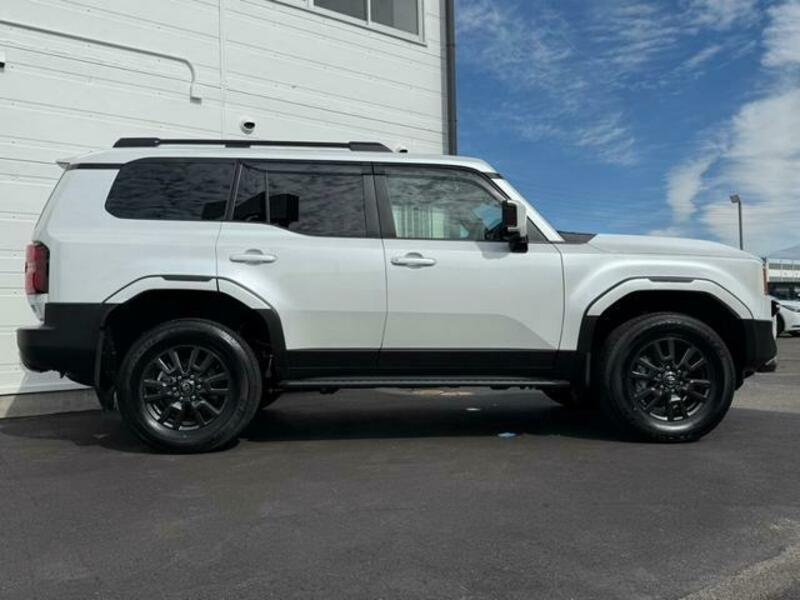 LAND CRUISER 250