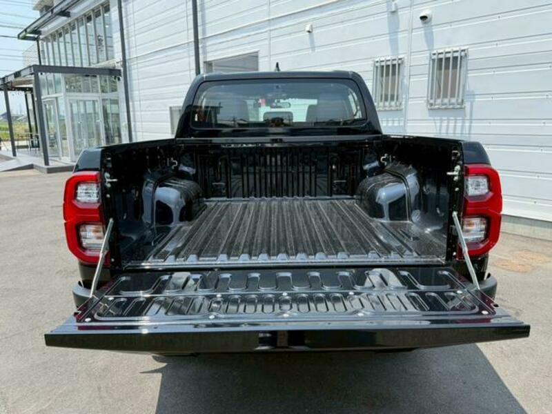 HILUX