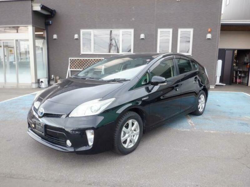 TOYOTA PRIUS