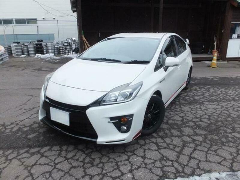 TOYOTA PRIUS