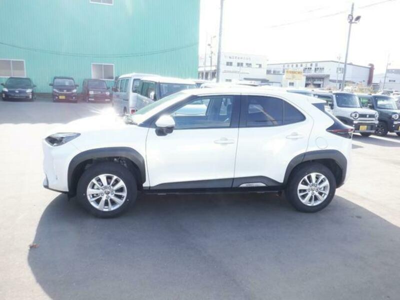 YARIS CROSS