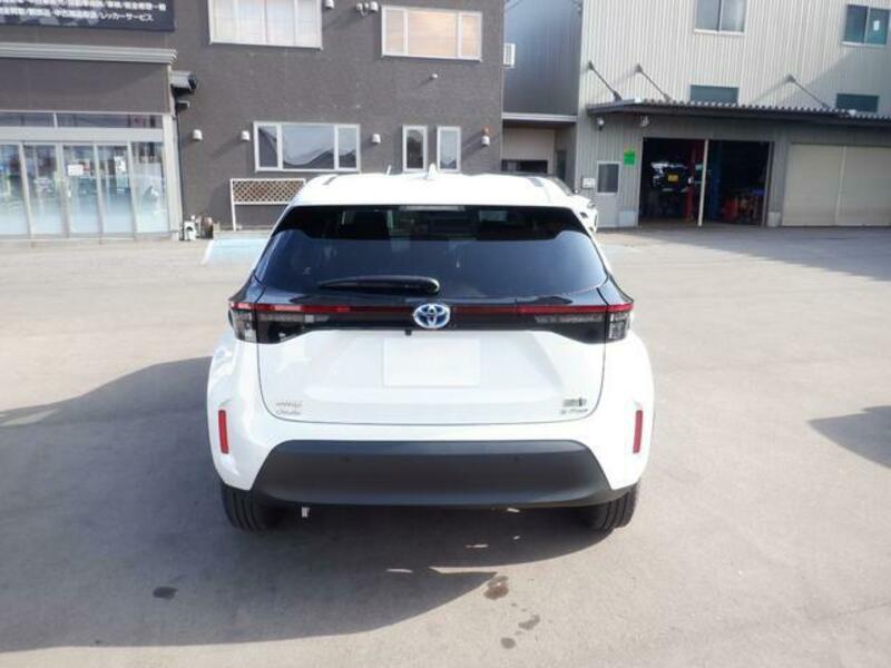 YARIS CROSS