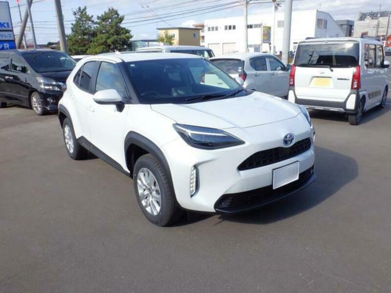 YARIS CROSS