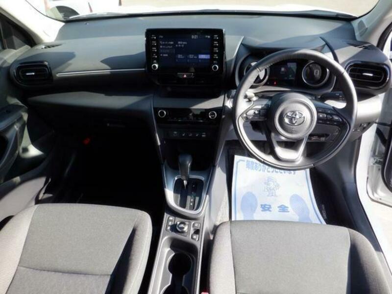 YARIS CROSS