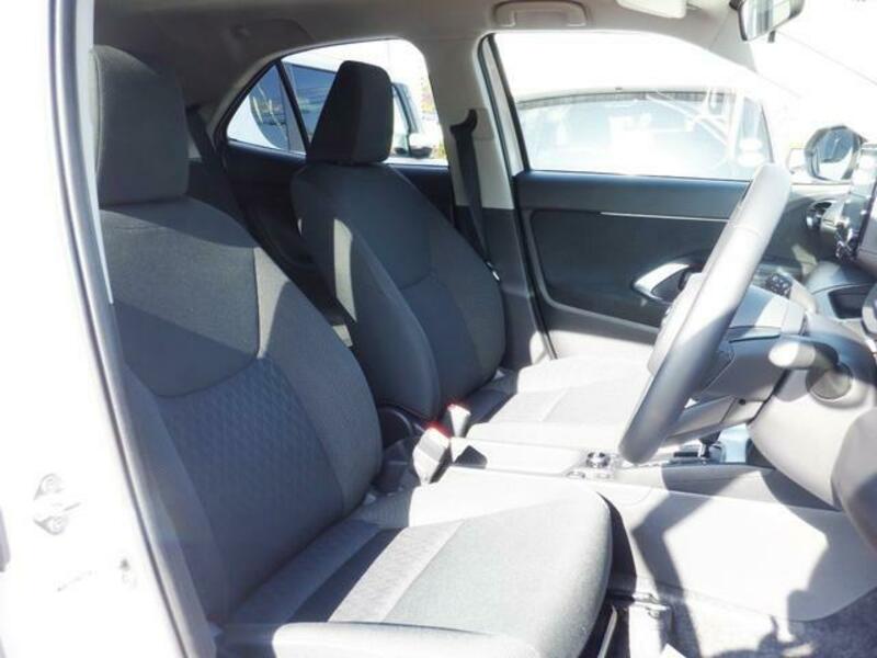 YARIS CROSS