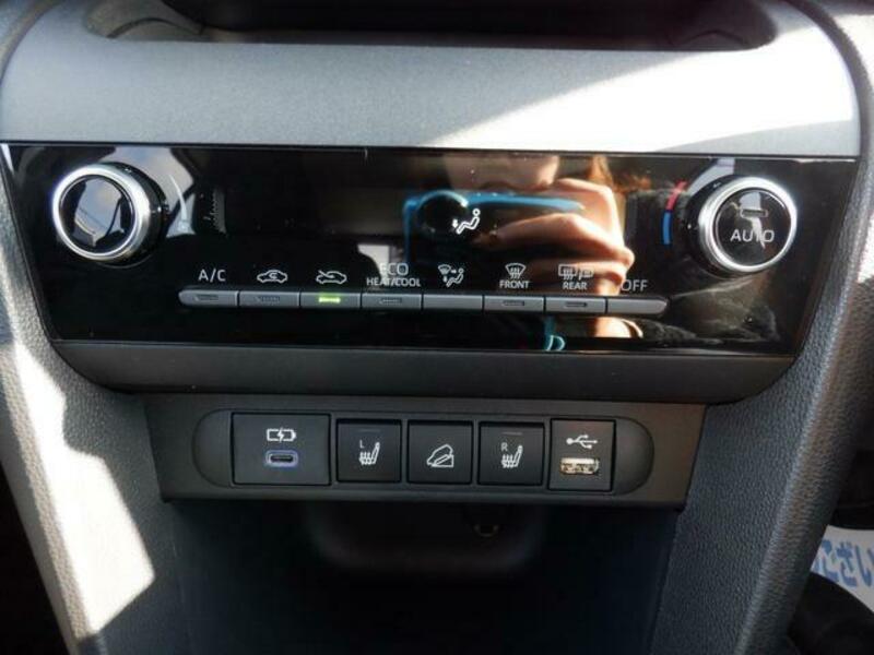 YARIS CROSS
