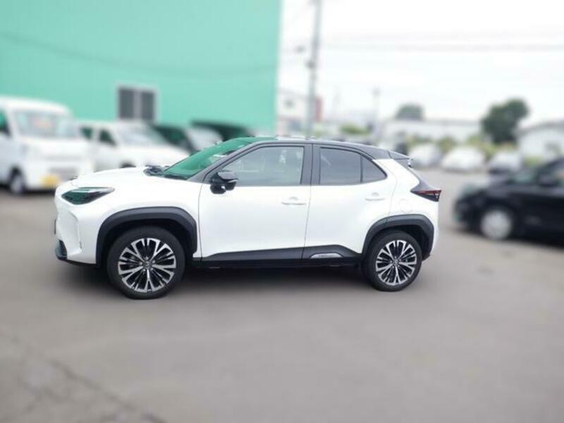 YARIS CROSS