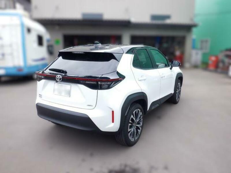 YARIS CROSS