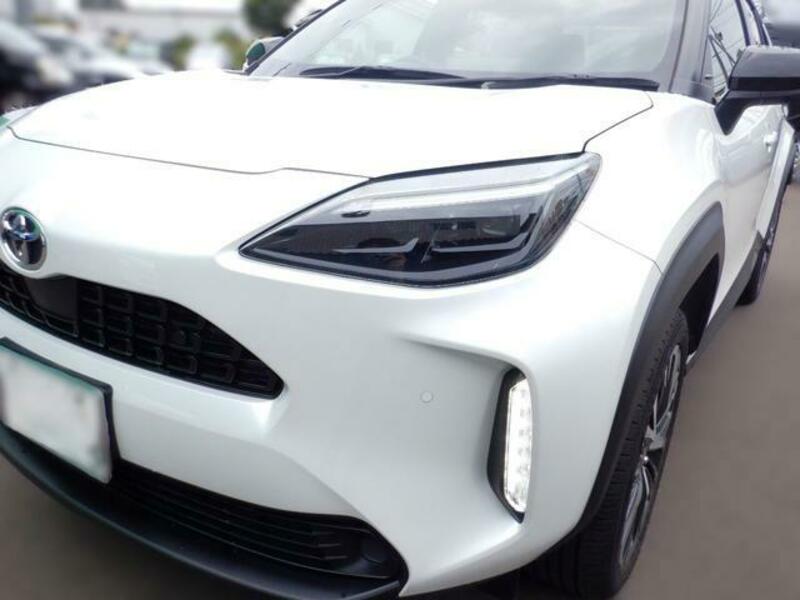YARIS CROSS