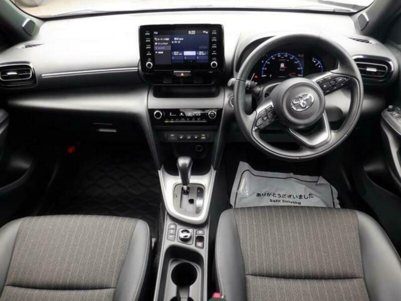 YARIS CROSS