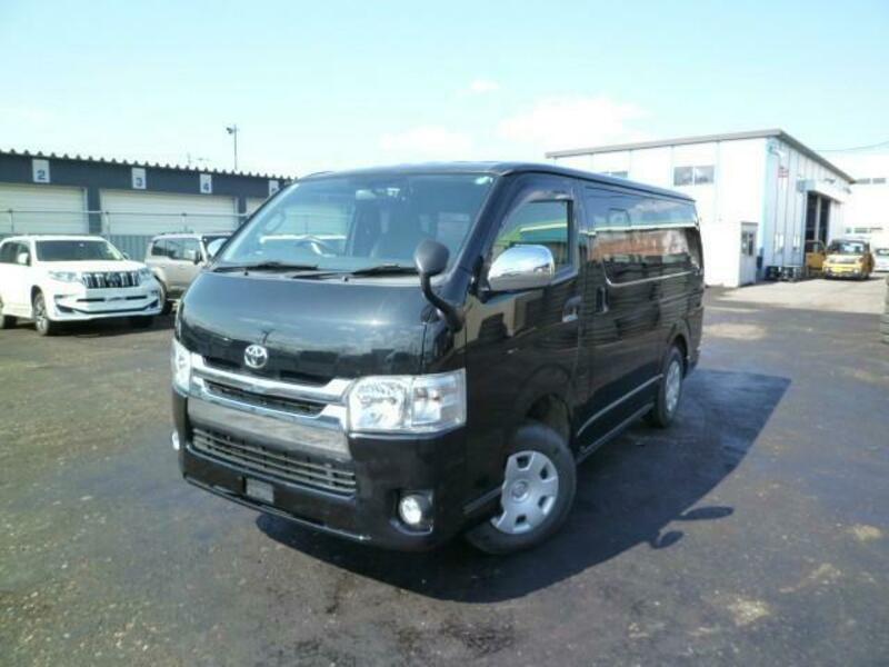 TOYOTA HIACE VAN
