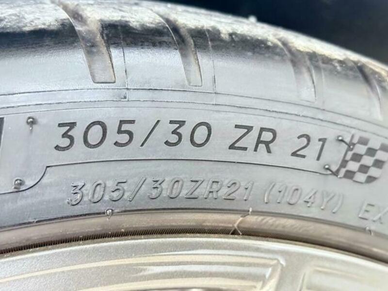 911