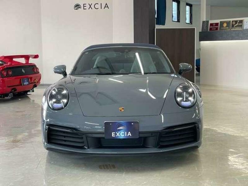 911