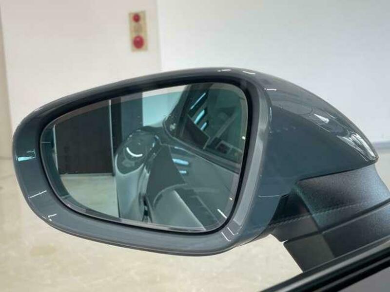 911