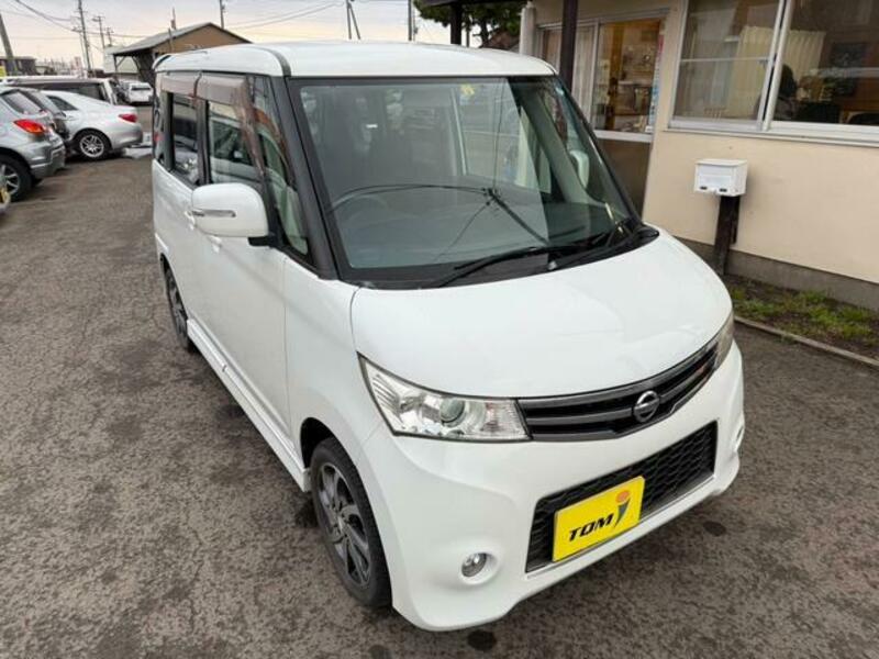 NISSAN ROOX