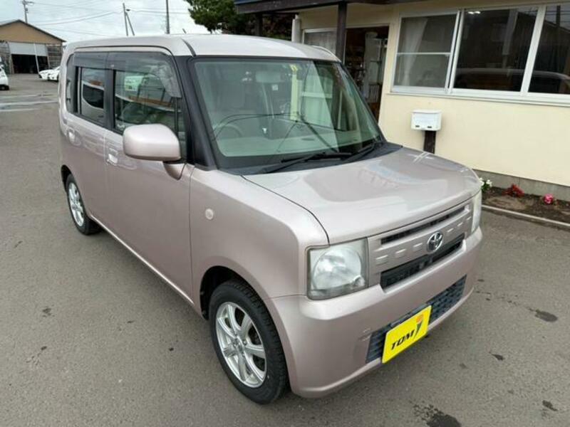 TOYOTA PIXIS SPACE