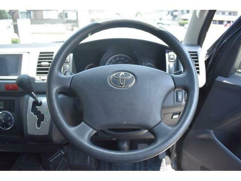 HIACE COMMUTER