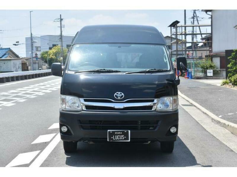 HIACE COMMUTER
