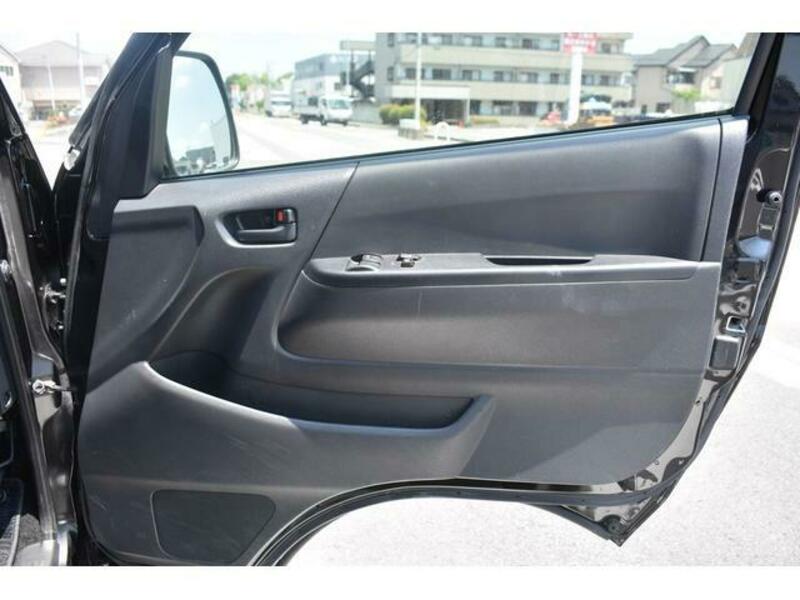 HIACE COMMUTER