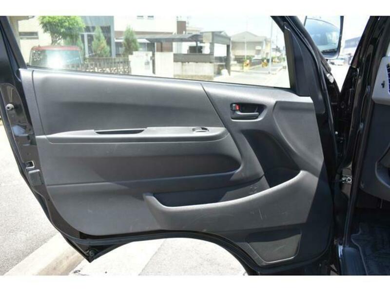 HIACE COMMUTER