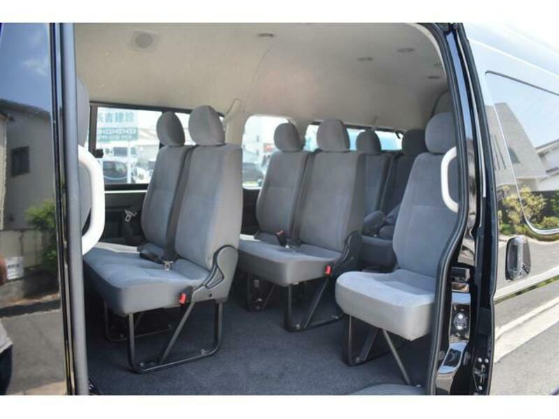 HIACE COMMUTER