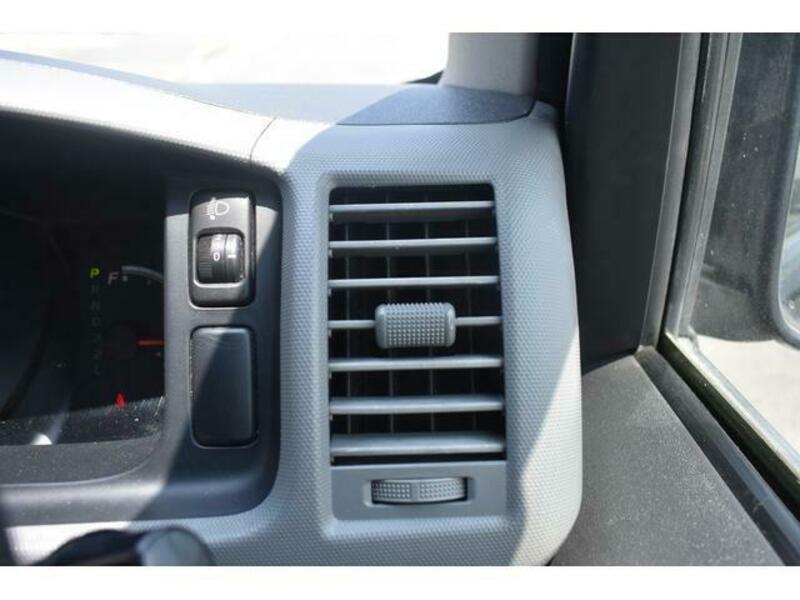HIACE COMMUTER