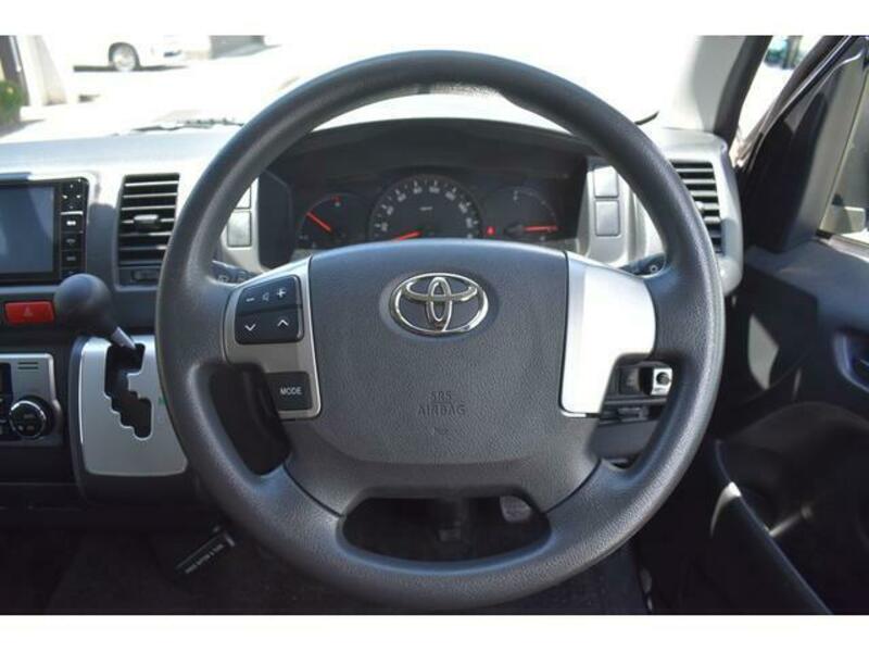 HIACE COMMUTER