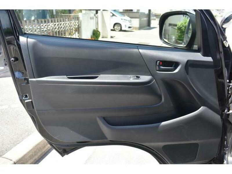 HIACE COMMUTER