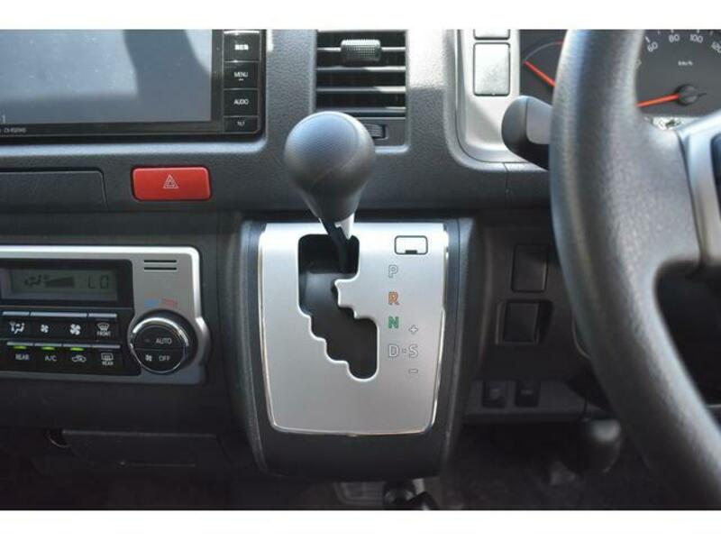 HIACE COMMUTER
