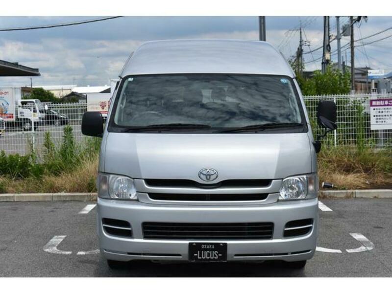 HIACE COMMUTER