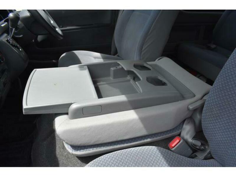 HIACE COMMUTER