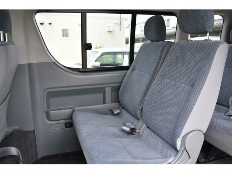 HIACE COMMUTER