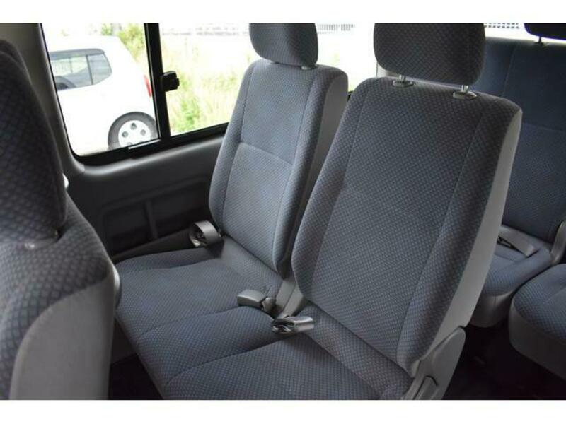 HIACE COMMUTER