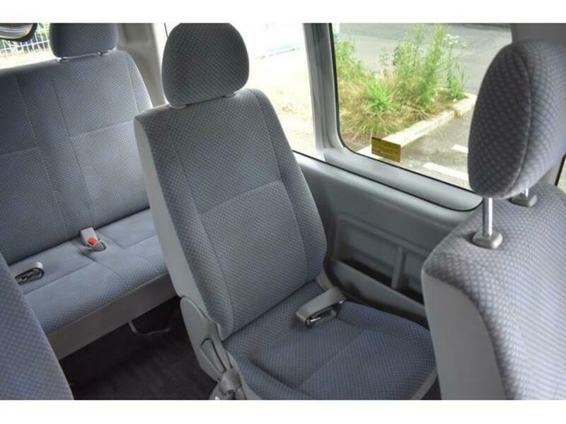 HIACE COMMUTER