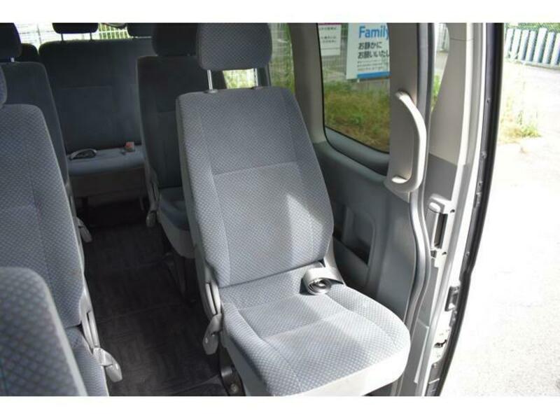 HIACE COMMUTER
