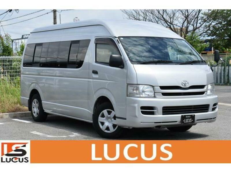 TOYOTA HIACE COMMUTER