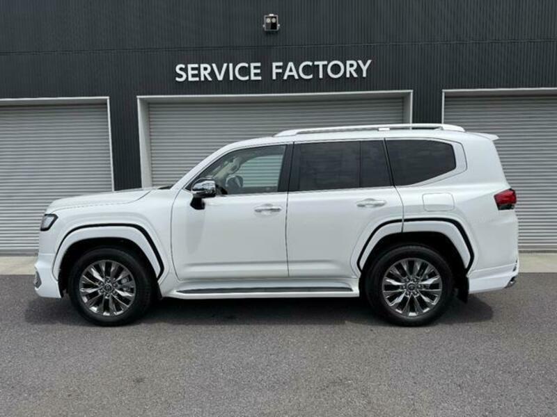 LAND CRUISER