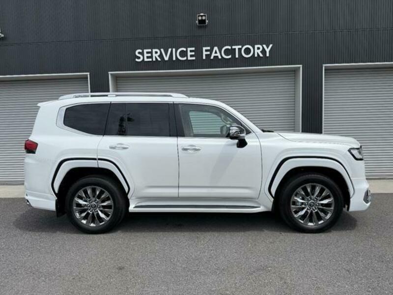 LAND CRUISER
