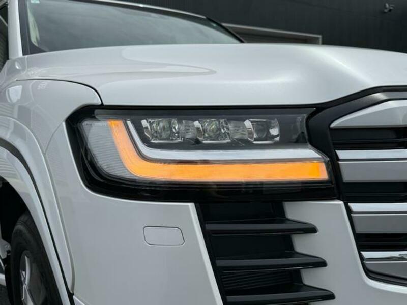 LAND CRUISER