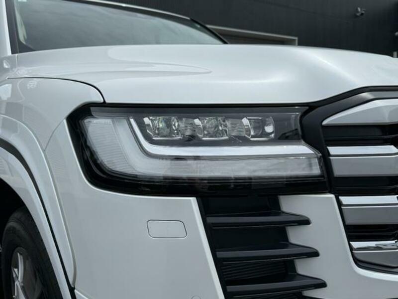 LAND CRUISER