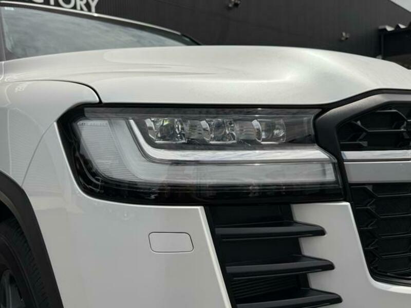 LAND CRUISER
