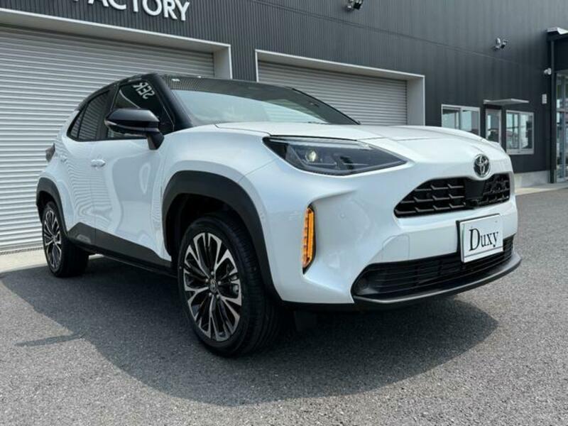 YARIS CROSS