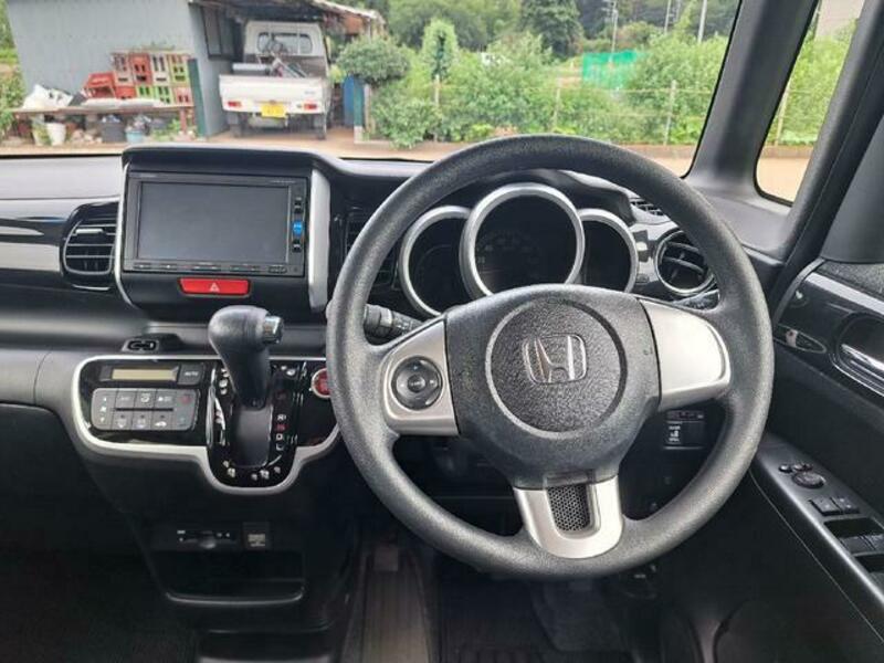 N BOX CUSTOM
