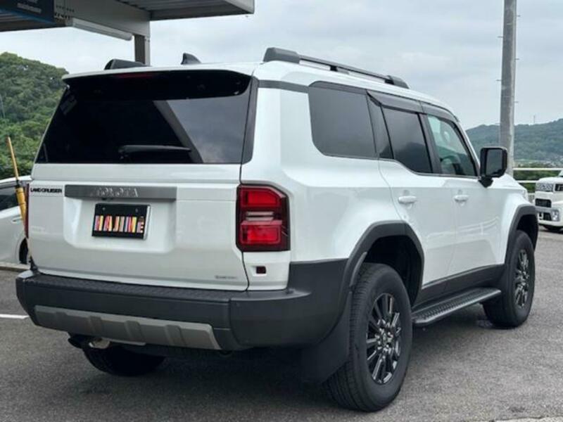 LAND CRUISER 250