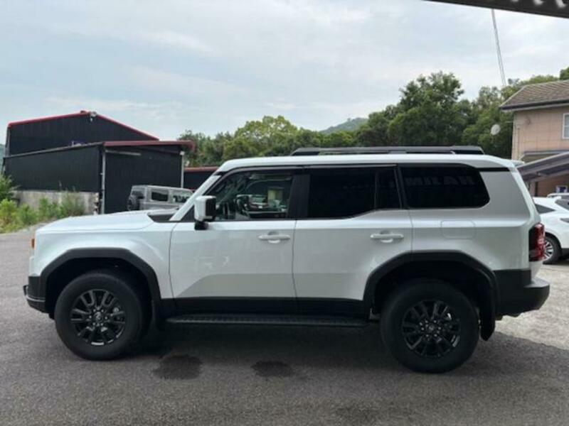LAND CRUISER 250