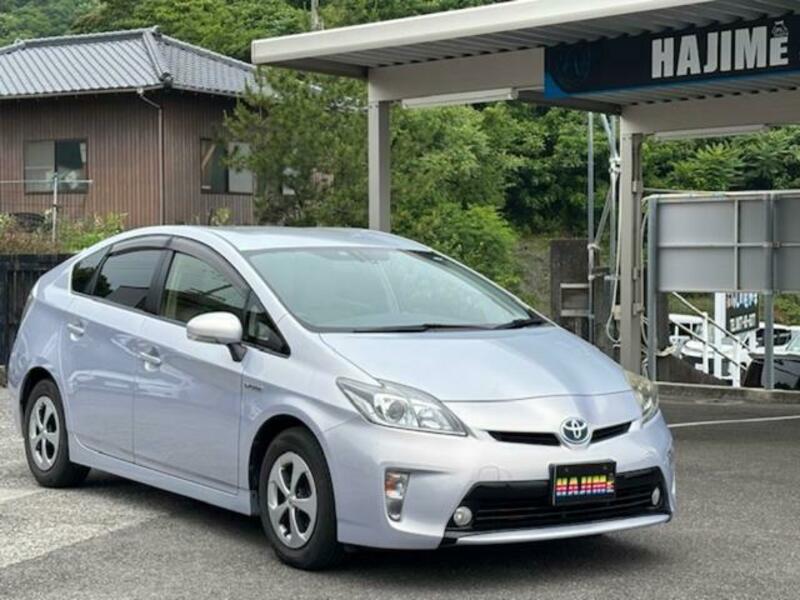 TOYOTA PRIUS