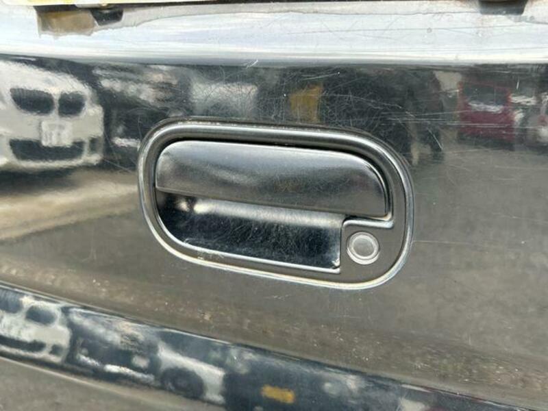 N BOX